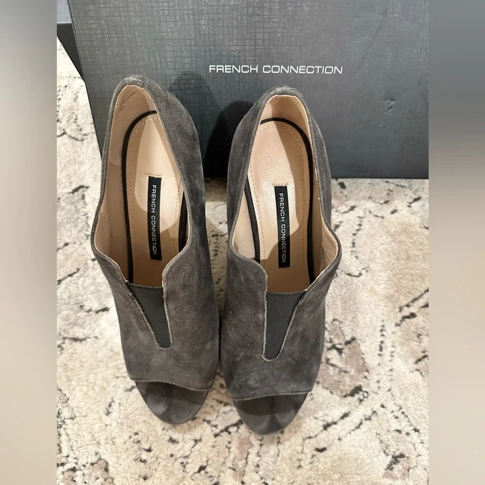 French Connection Women's Charcoal Peep Toe Booties, GREAT condition - Picture 3 of 6